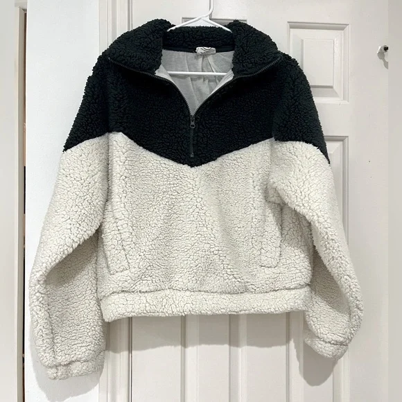SAGE COLLECTIVE Charcoal and White Teddy Pullover Zip size small - Picture 3 of 6